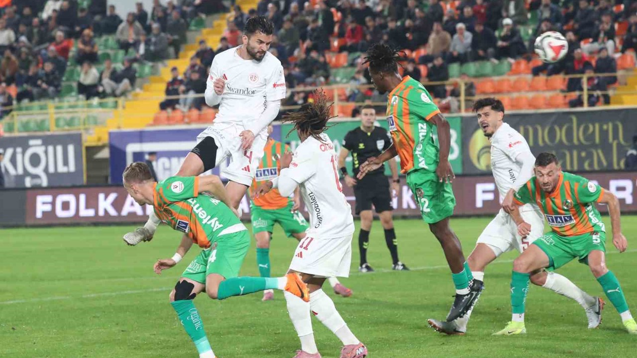 Trendyol Süper Lig: Alanyaspor: 0 - Antalyaspor: 0 (Maç sonucu)
