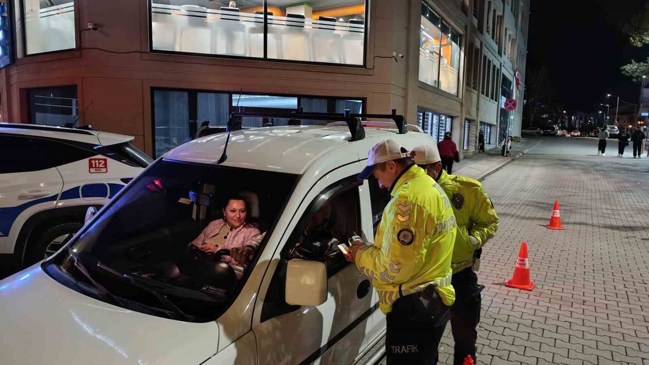 Tekirdağ’da trafiğin yoğun olduğu bölgede denetim: 106 araç kontrol edildi
