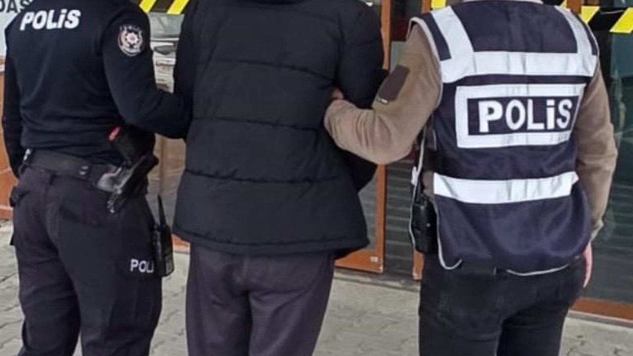 Çanakkale’de farklı suçlardan 15 yıl ve 6 ayrı suçtan aranan şüpheli tutuklandı
