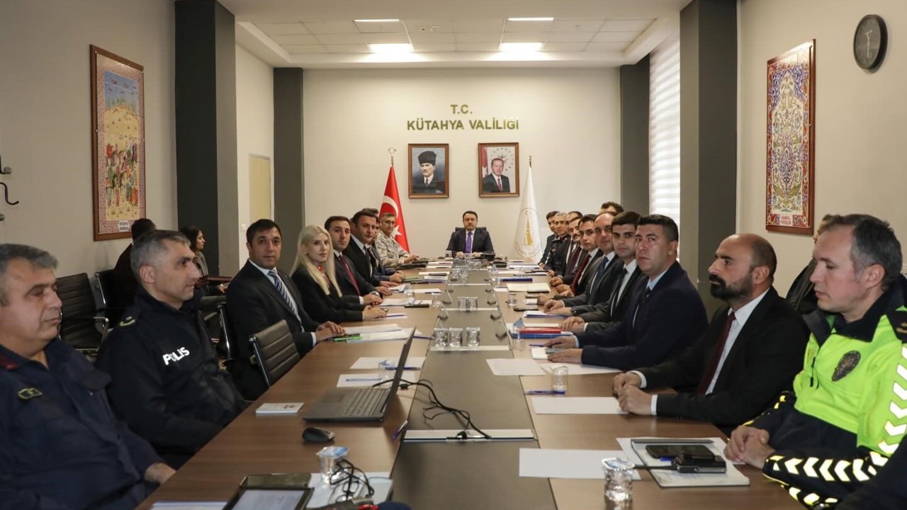 Vali Işın: "Güvenlik hizmetleri, yalnızca bir görev değil, milletimize karşı sorumluluğumuzdur"
