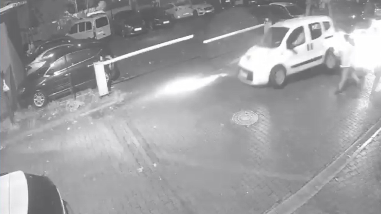 Pendik’te direksiyon hakimiyetini kaybeden sürücü ortalığı birbirine kattı
