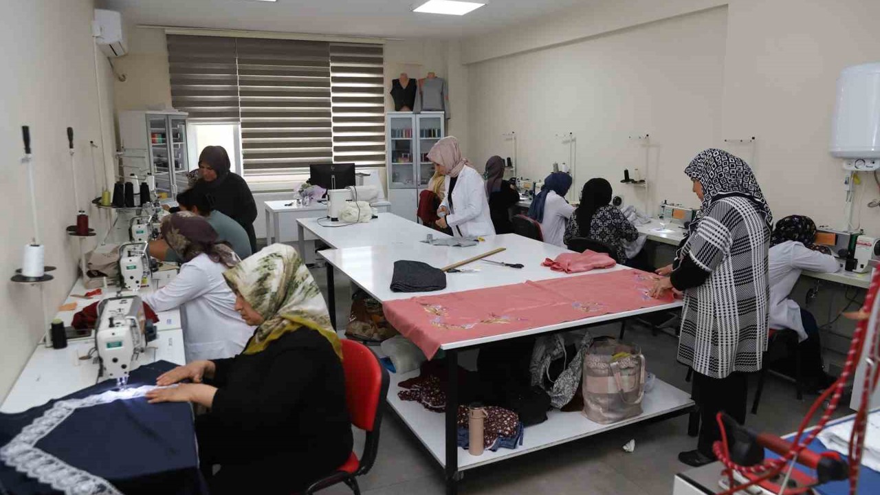 DİSMEK’te müzikten tekstile 15 branşta eğitim
