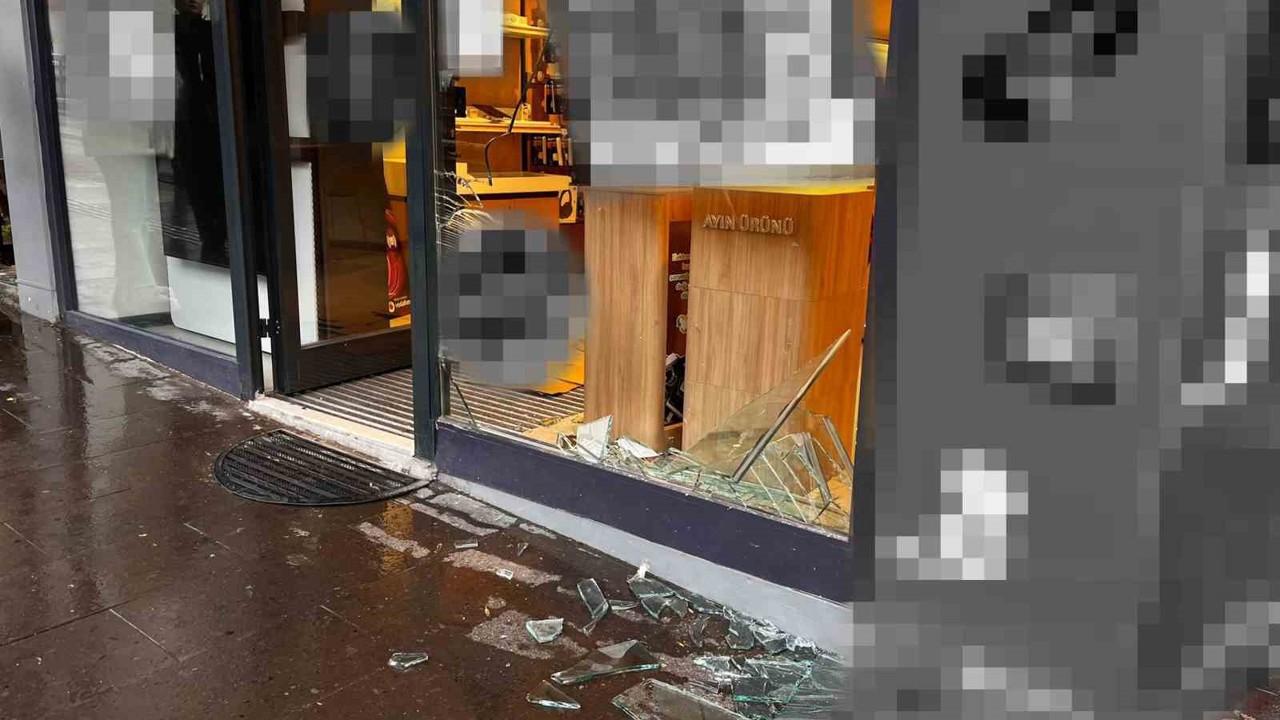 Dükkana girdi, arkasına bile bakmadan kaçtı
