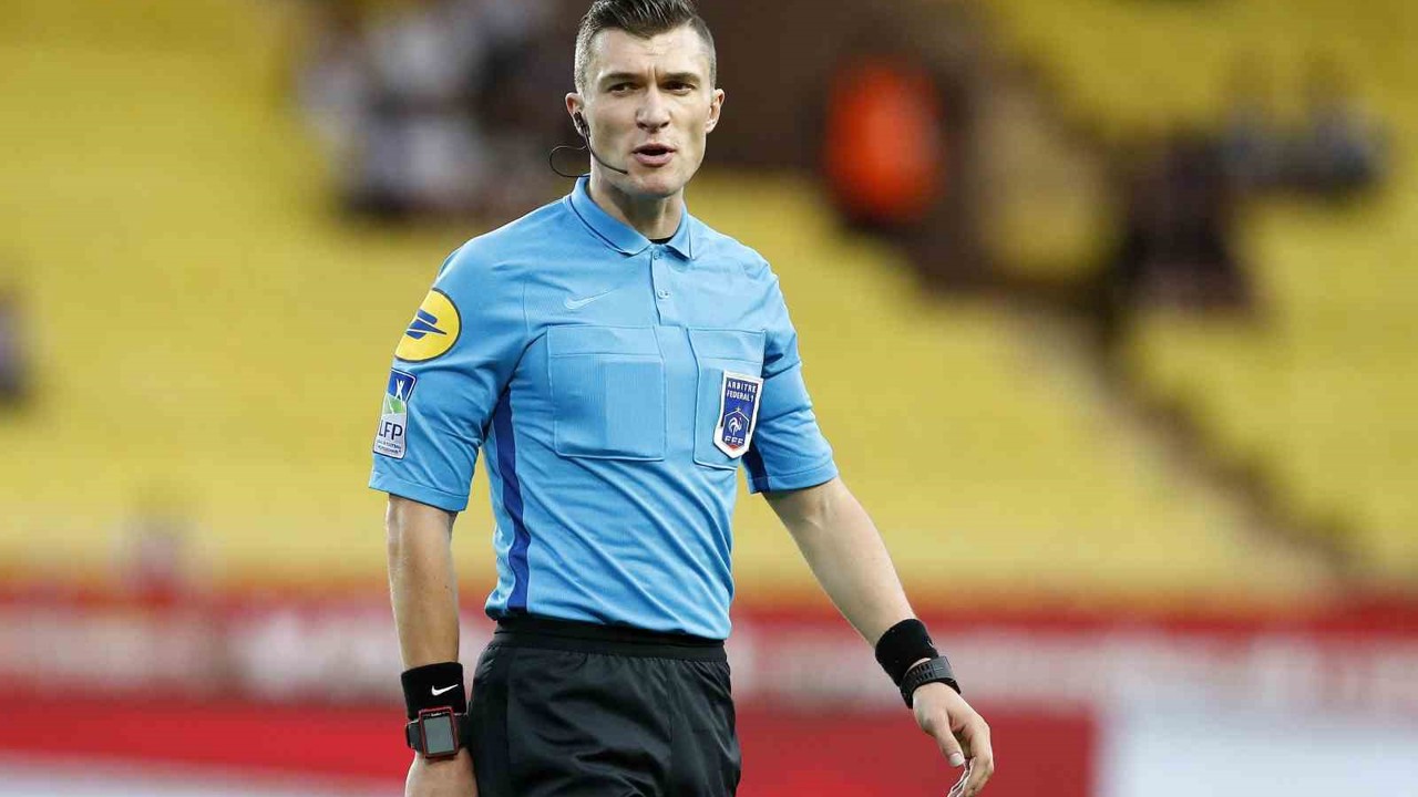 Brann - Fenerbahçe maçını Fransız hakem Willy Delajod yönetecek
