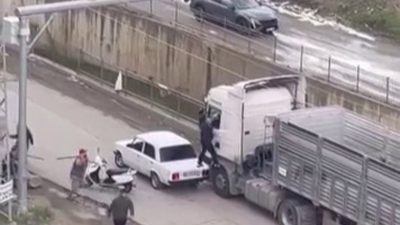 Samsun’da tır şoförüne sopayla saldırdılar
