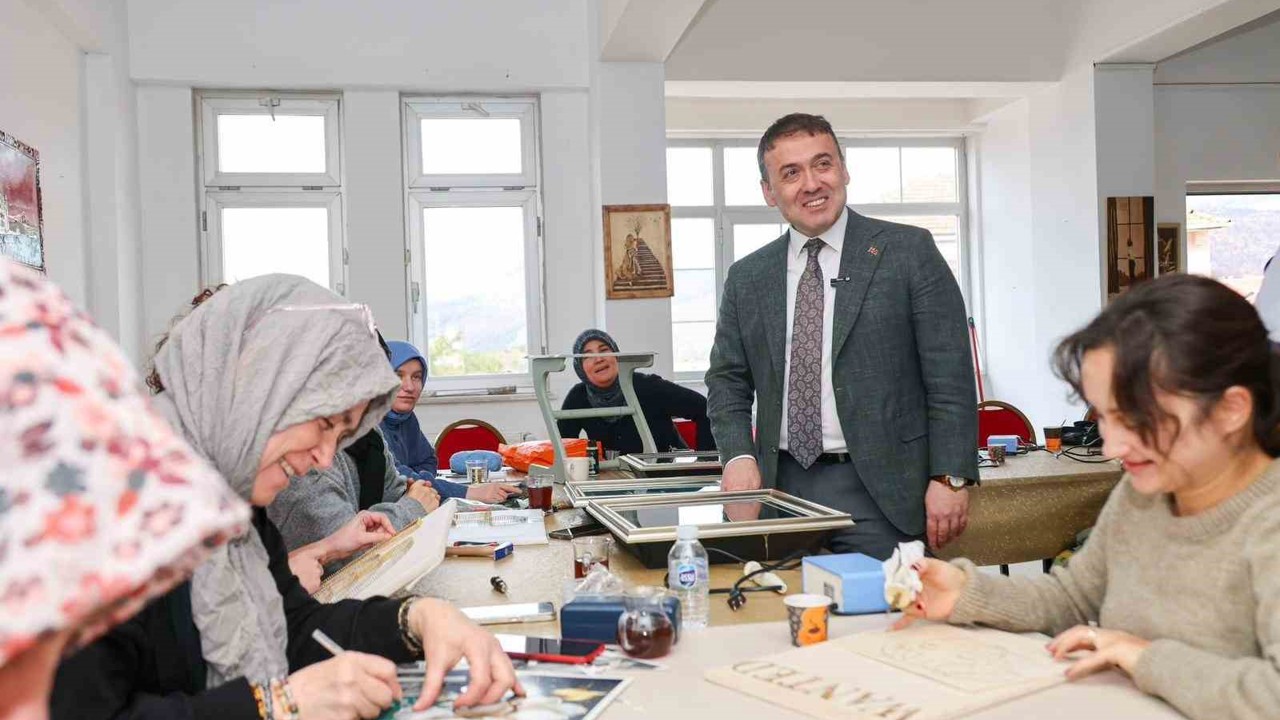 Vali Sözer "Halk eğitimi faaliyetleri toplumsal kalkınmaya da önemli katkılar sunuyor"
