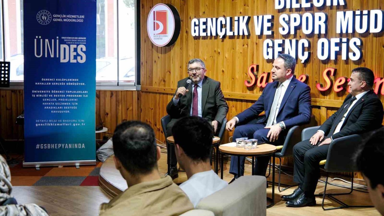 Bakan Yardımcısı Eminoğlu, ÜNİDES projesi kapsamında Bilecik’te öğrencilerle buluştu
