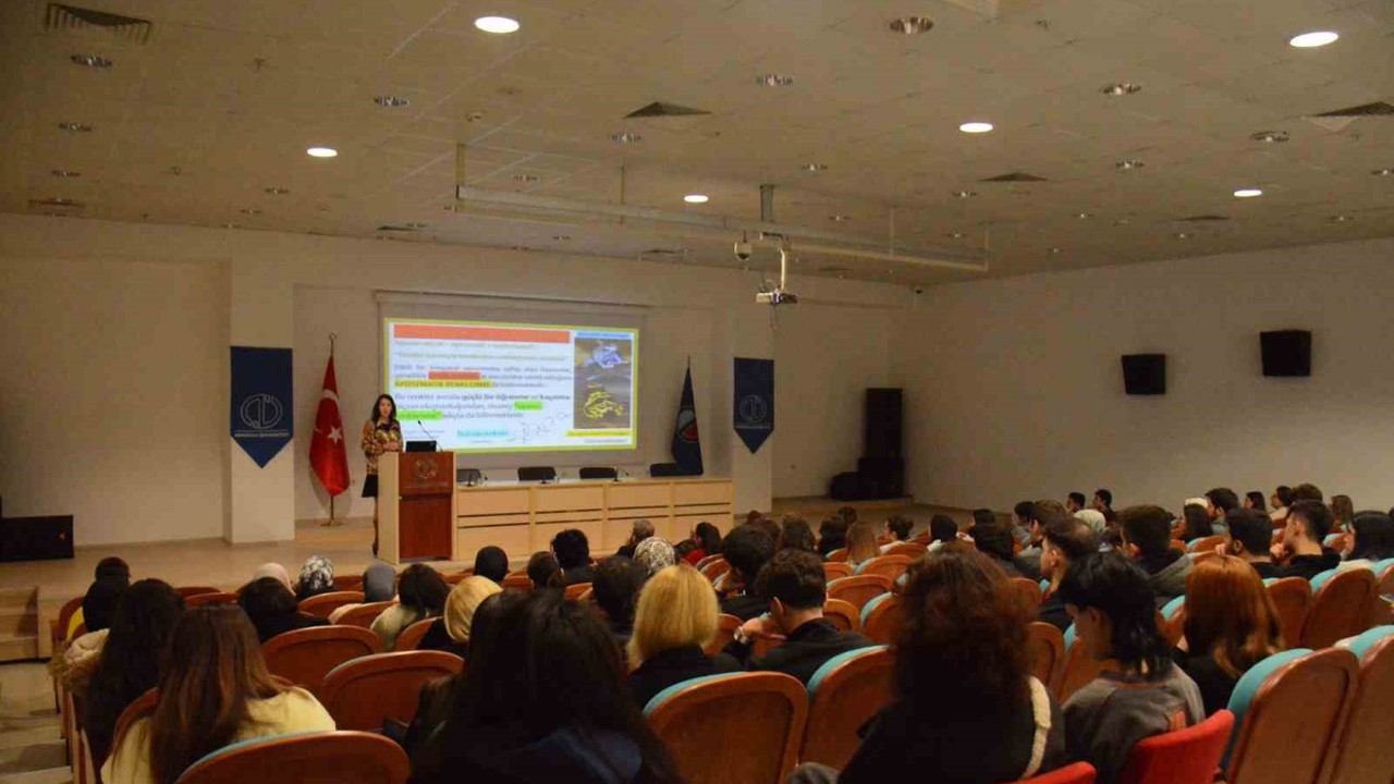 Anadolu Üniversitesi’nde "Doğada ve Sanatta Taklit" semineri düzenlendi
