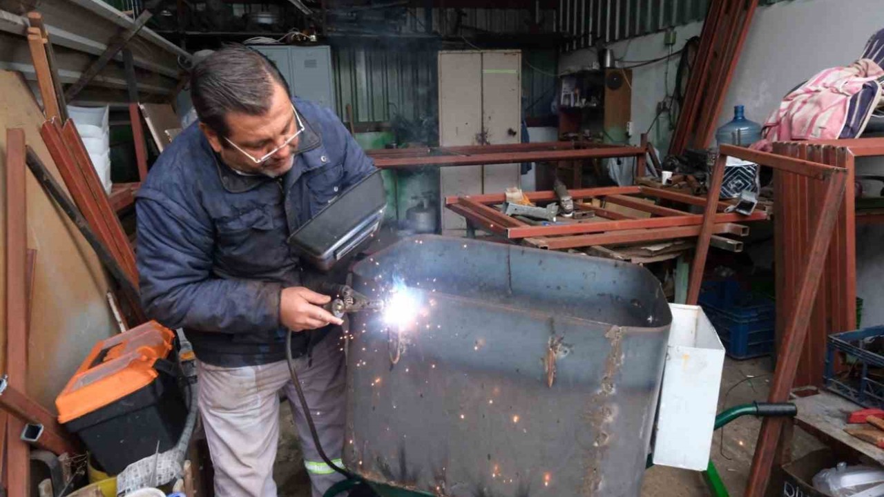 Geri dönüşümle temizlik araç gereçleri üretiliyor
