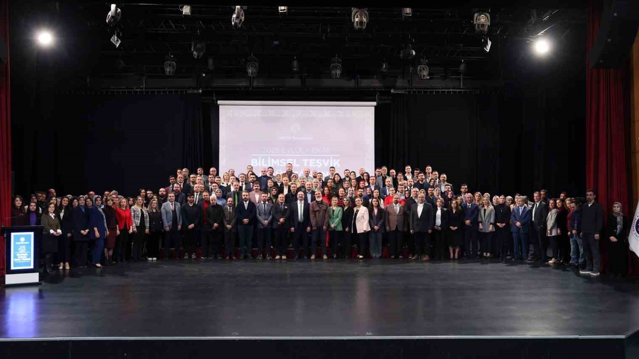 Atatürk Üniversitesi’nde bilimsel teşvik töreni düzenlendi: Başarılı Akademisyenlere ödülleri takdim edildi
