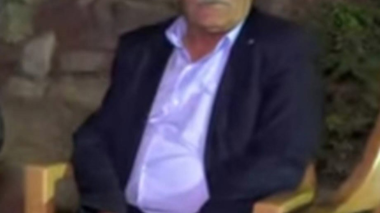 Hakkarili eski muhtar uçakta kalp krizi geçirdi
