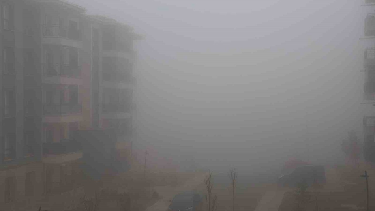 Elazığ’da sis etkisini sürdürüyor
