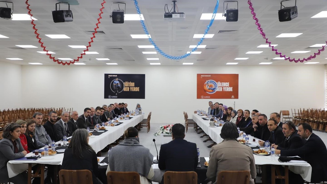 Kütahya’da Gençlik ve Spor müdürleri bir araya geldi
