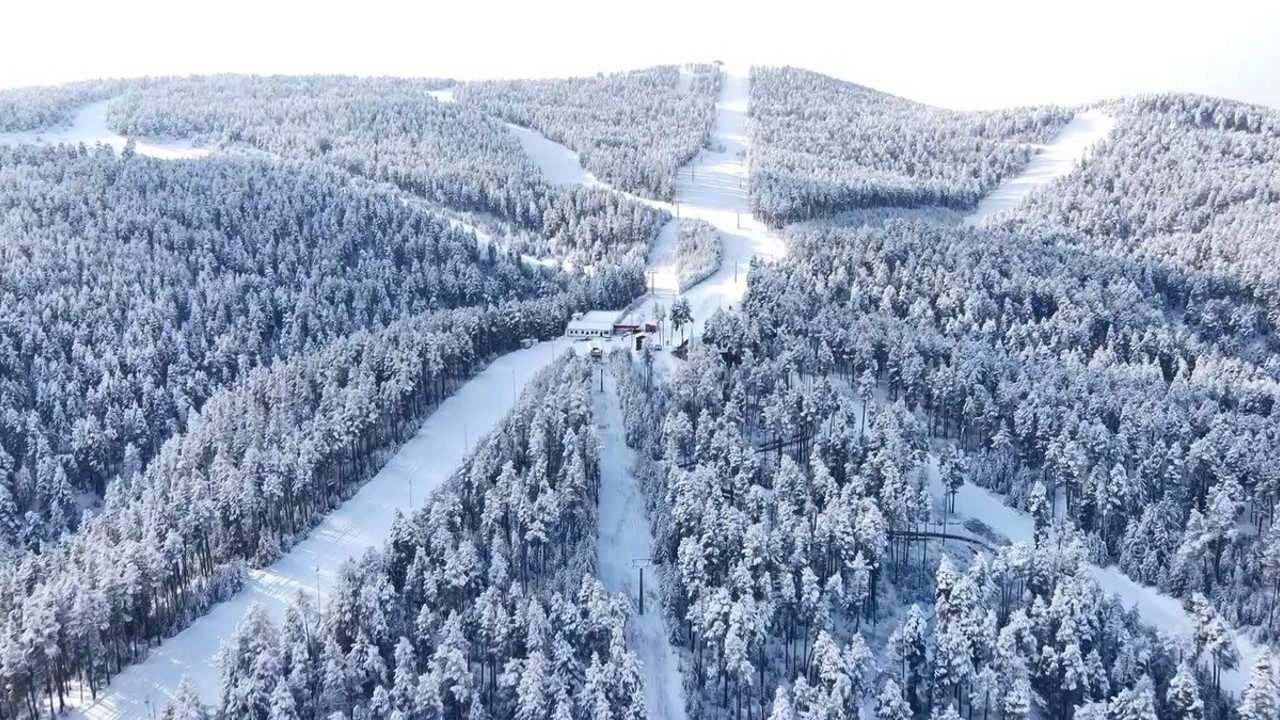 Beyaza bürünen Sarıkamış havadan görüntülendi
