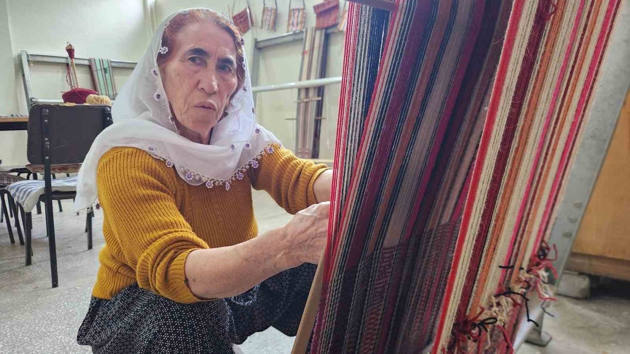 Unutulan "cacım" dokuma yeniden hayat buluyor
