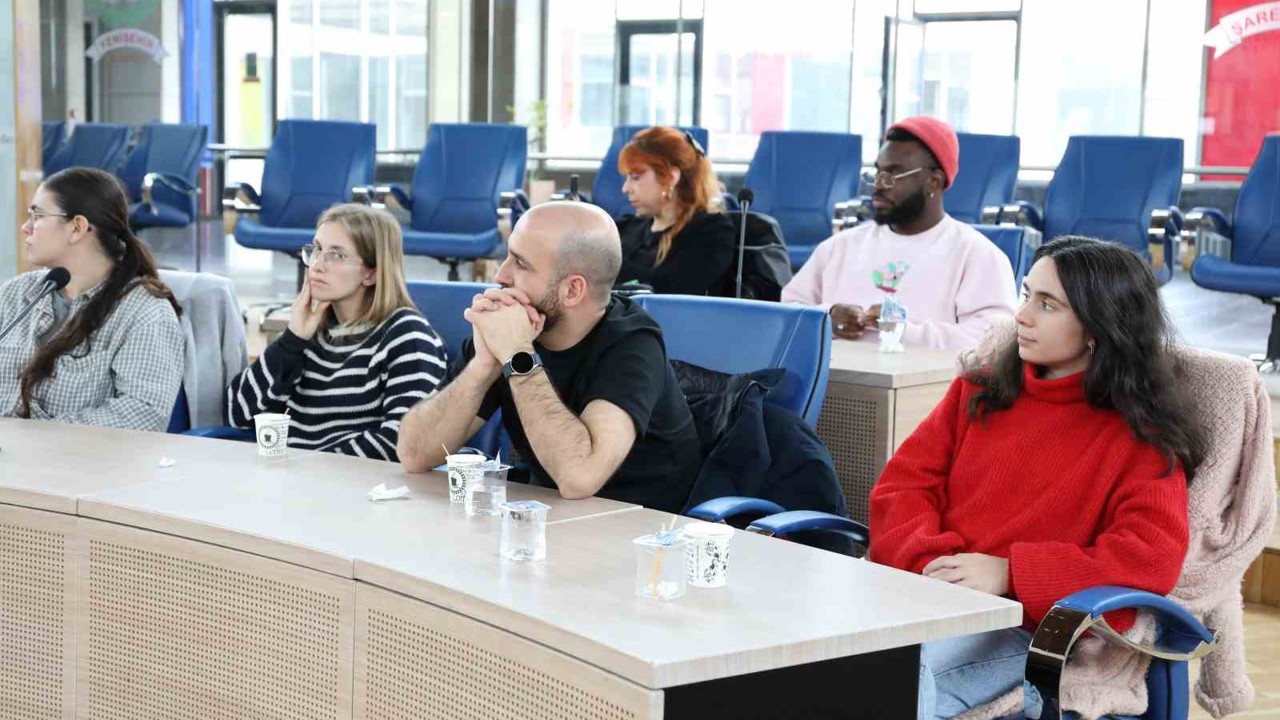 AB’ye üye 13 ülkeden gelen gençler Diyarbakır’ı gezdi
