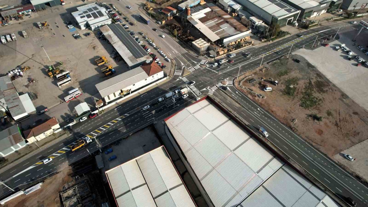 Başiskele Kullar’da kavşak düzenlemesi yapıldı
