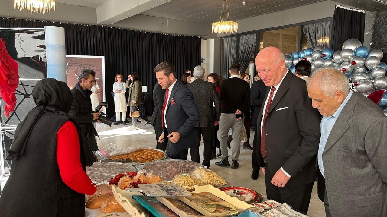 Babadağ’a özgü doğal lezzetler ve yöresel kıyafetler büyük ilgi gördü
