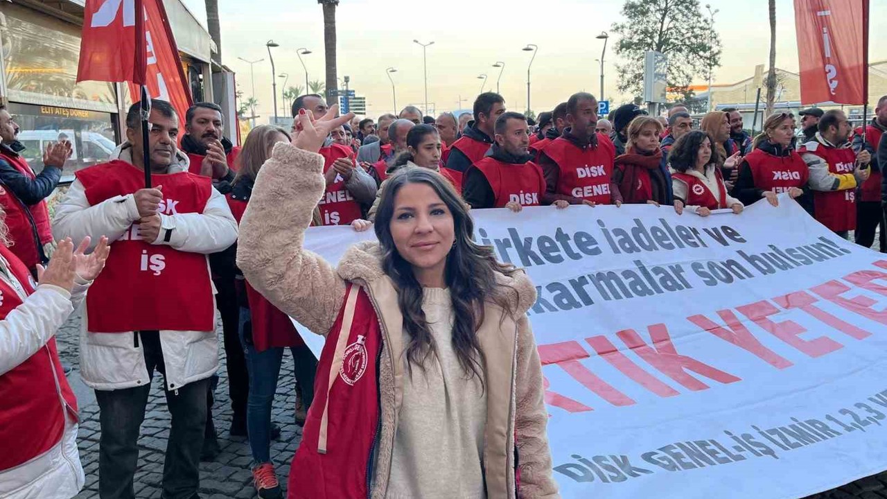 İzmir Büyükşehir işçileri "Masa kurulmazsa mücadele büyüyecek"
