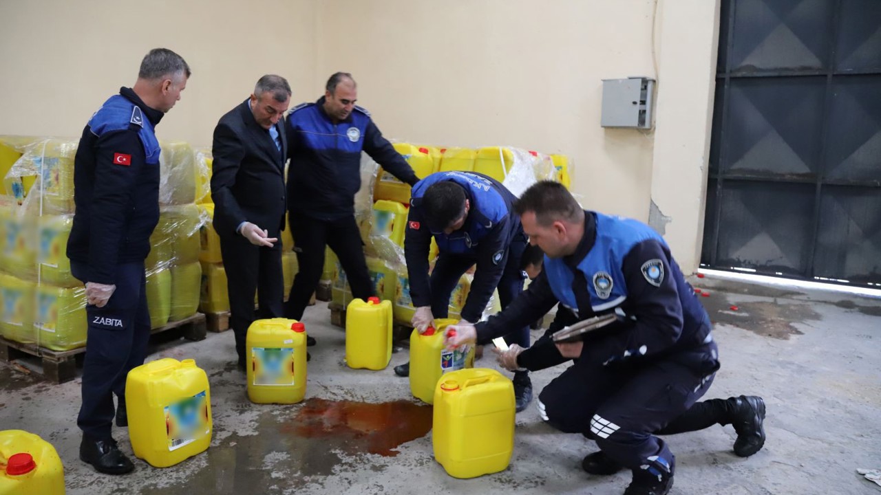 Yurt dışına yağ diye su göndereceklerdi
