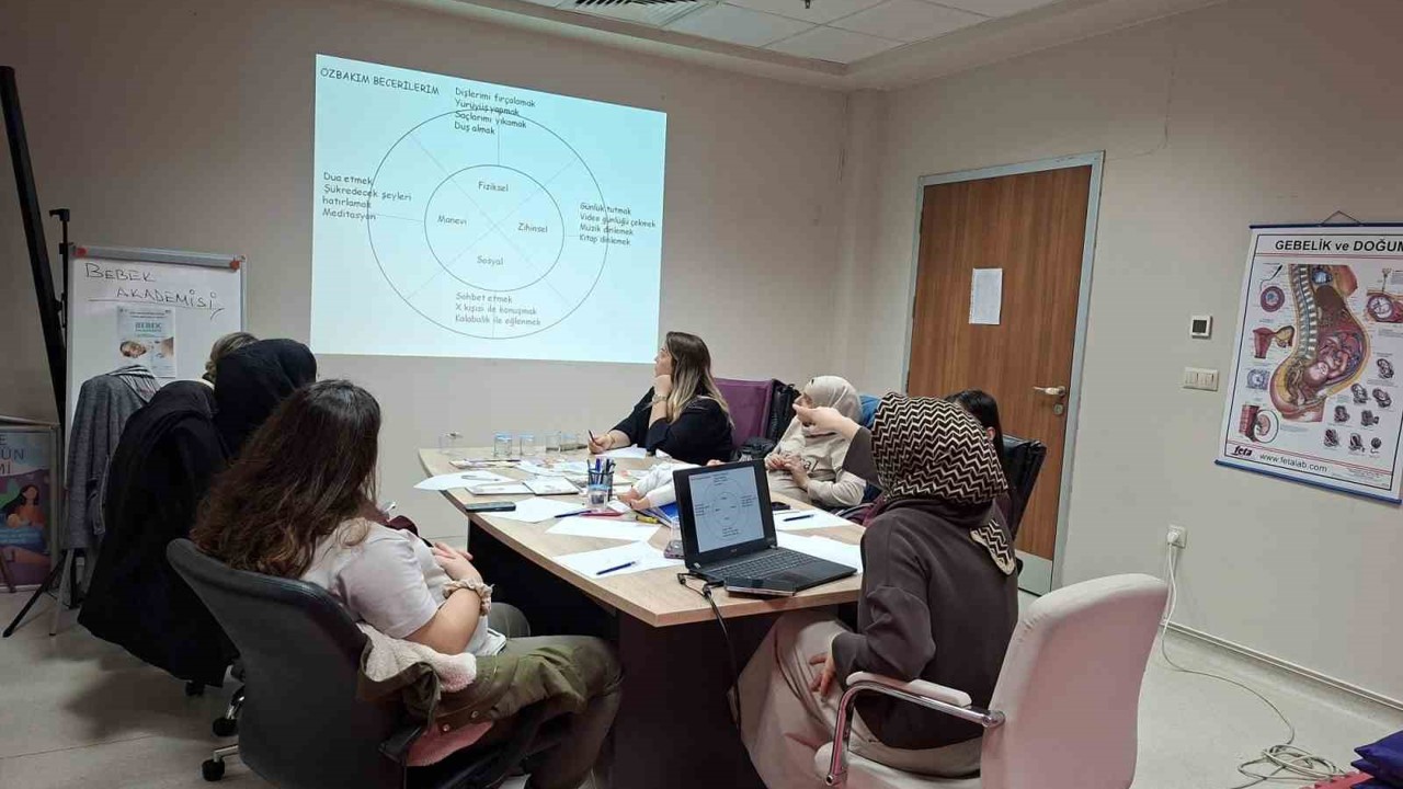 Gebe okulu programları devam ediyor
