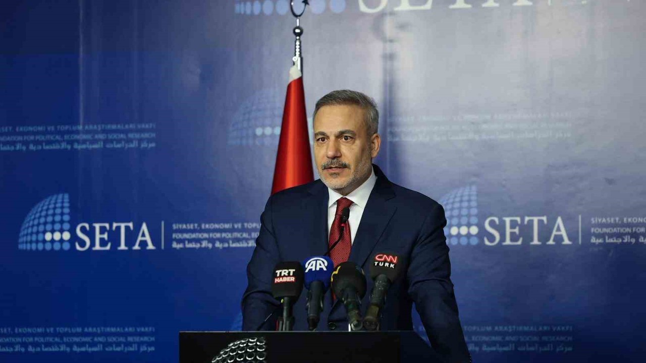 Dışişleri Bakanı Fidan: "Elinizdeki silahlı unsurlar Suriye yönetiminin emrine girmek zorundadır"
