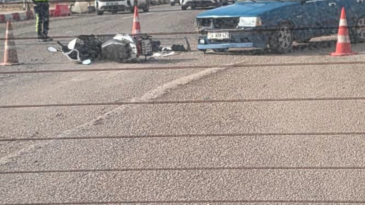 Siirt’te motosiklet ile otomobil çarpıştı: 1 yaralı
