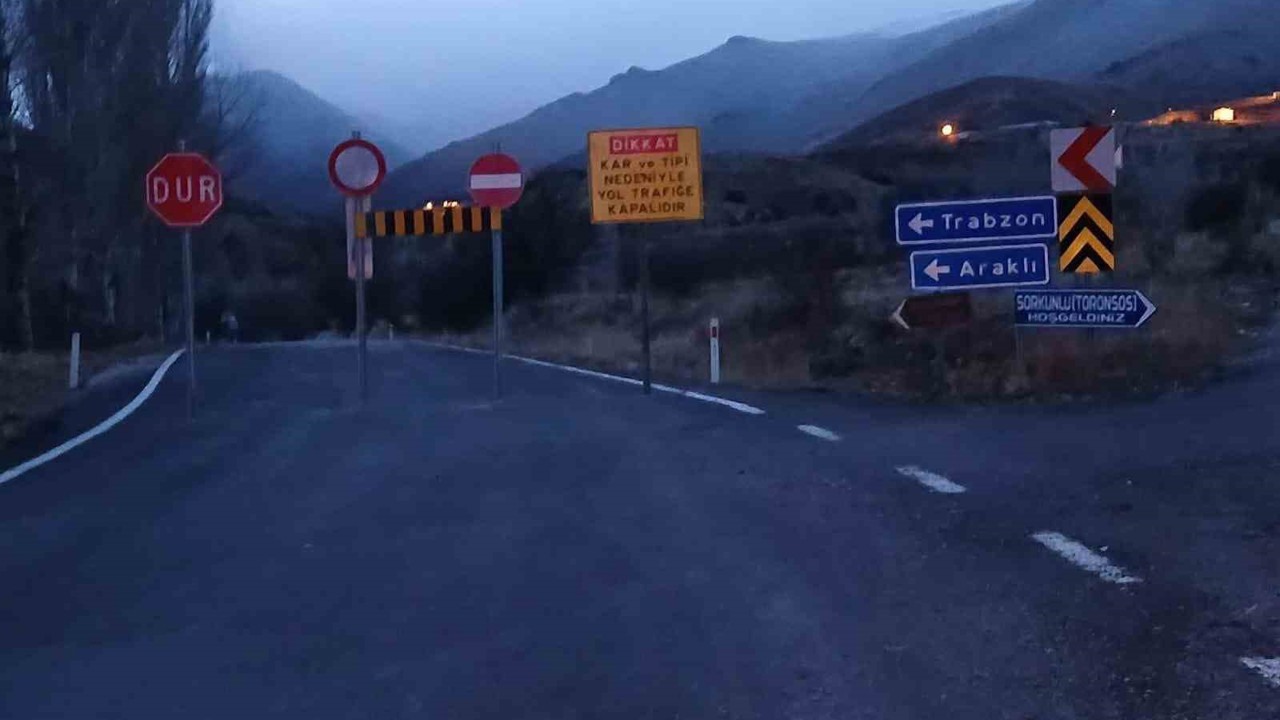 Bayburt’ta bazı köy yolları ve geçitler yoğun kar nedeniyle ulaşıma kapatıldı
