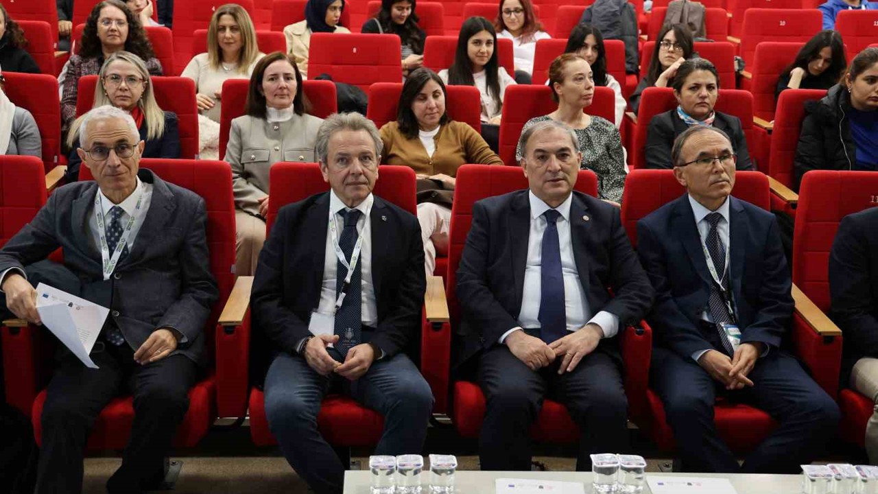 Doç. Dr. İlyas Sarıbaş: "Deprem yönetmeliğimiz iyi, maalesef bu sahaya yansımıyor"
