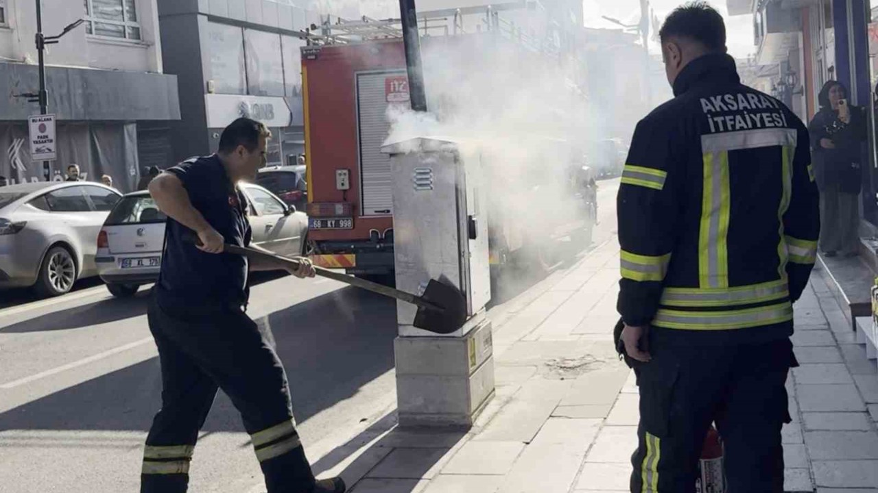 Elektrik panosundaki yangın paniğe neden oldu
