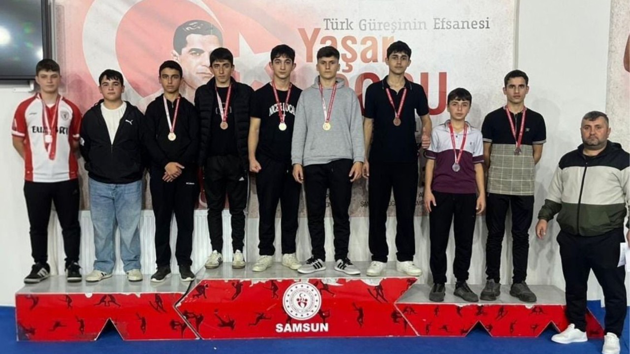 Ayvacık’ta güreş kursu meyvelerini veriyor
