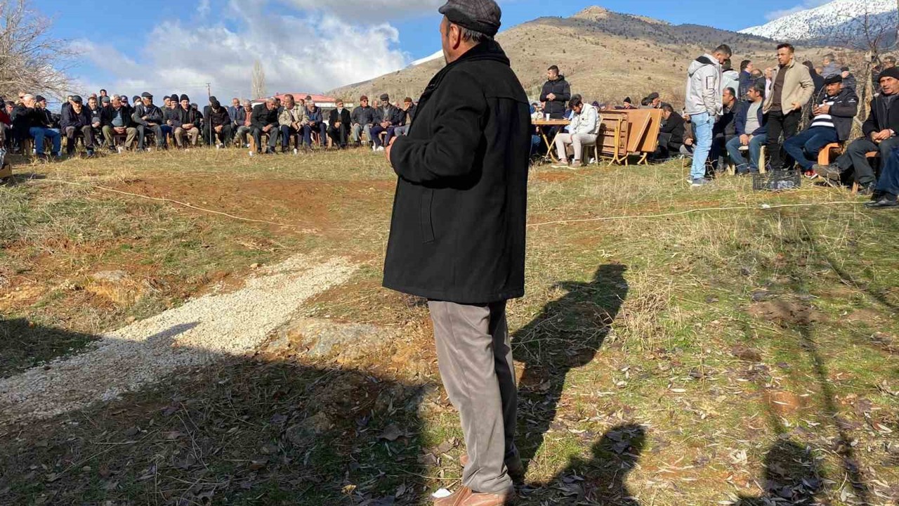 Suçsuz yere öldürülen 2 çocuk annesi memleketinde toprağa verildi
