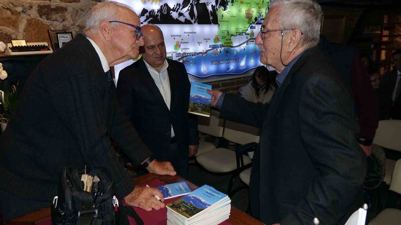 Prof. Dr. Kenan Mortan’ın "100 Soruda Kazdağları ve Etekleri Kılavuzu" kitabı tanıtıldı
