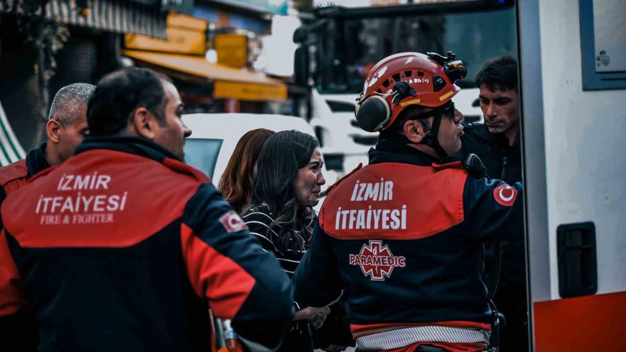 İş hanını alevler sardı, itfaiye 12 kişiyi kurtardı
