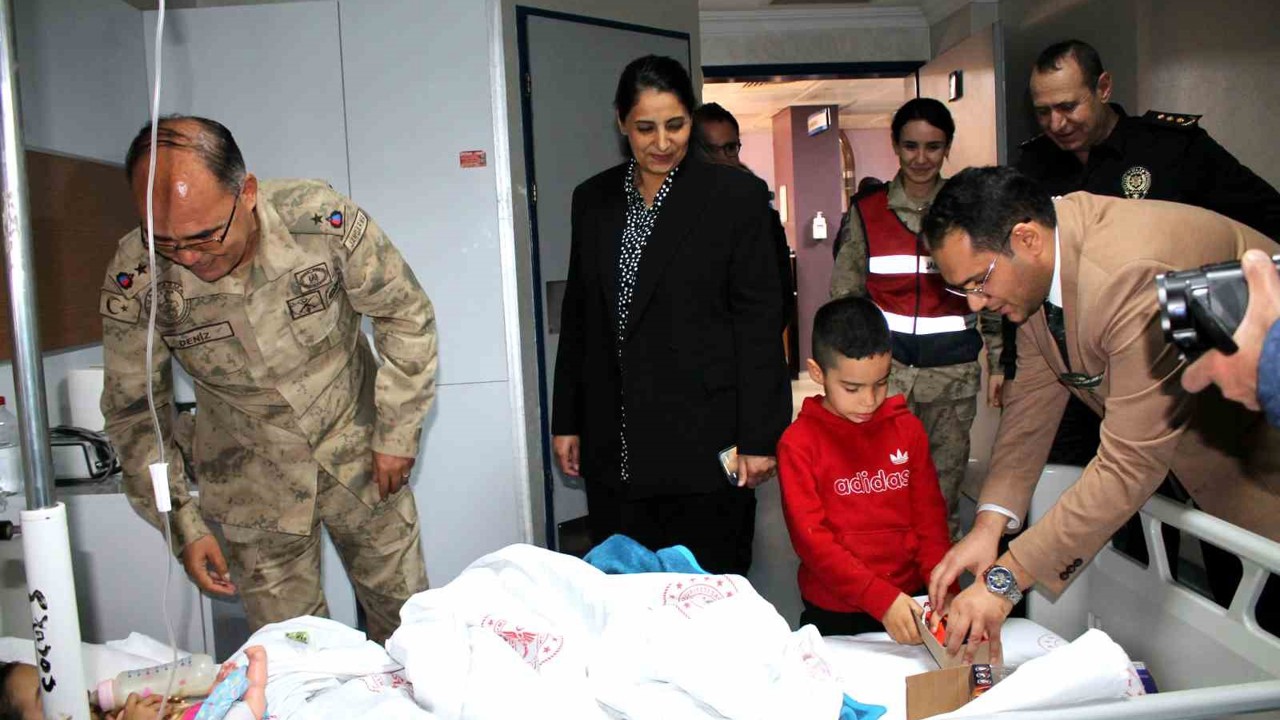 Midyat Devlet Hastanesinden anlamlı proje: ’’Gülümse Midyat, Umut Çocuklarda’’
