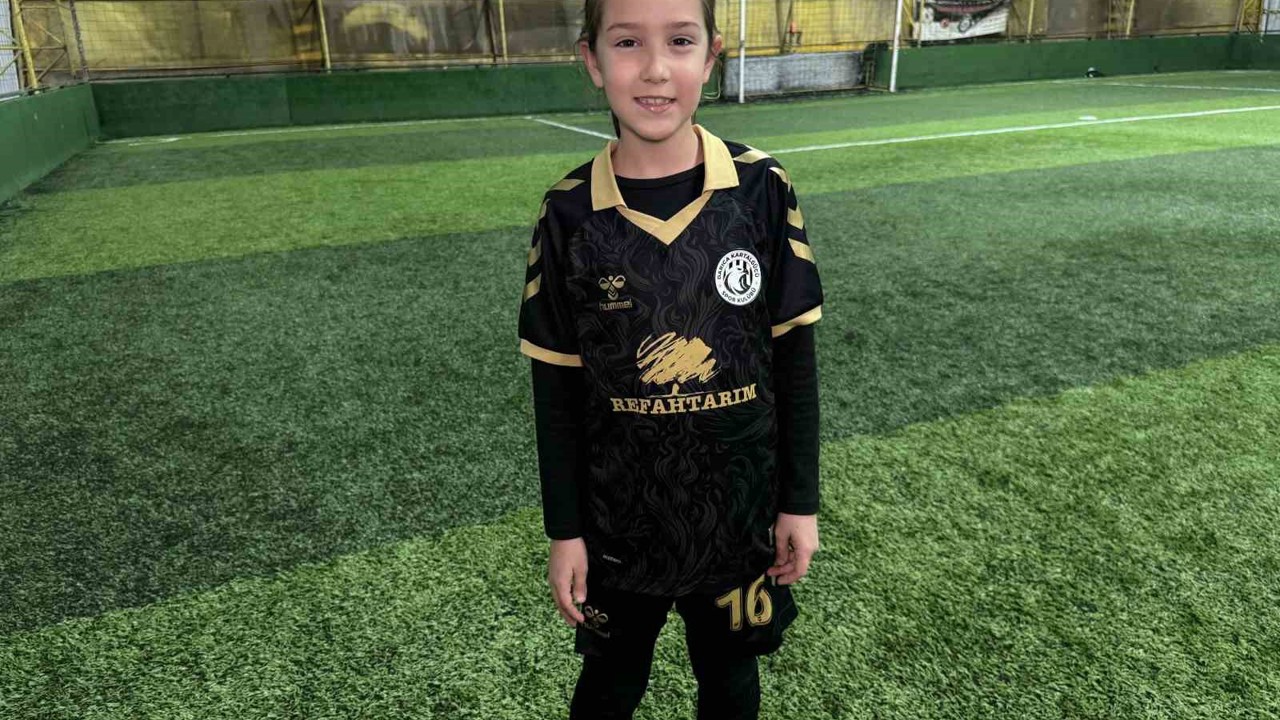 9 yaşındaki Defne’nin golleri beğeni topladı
