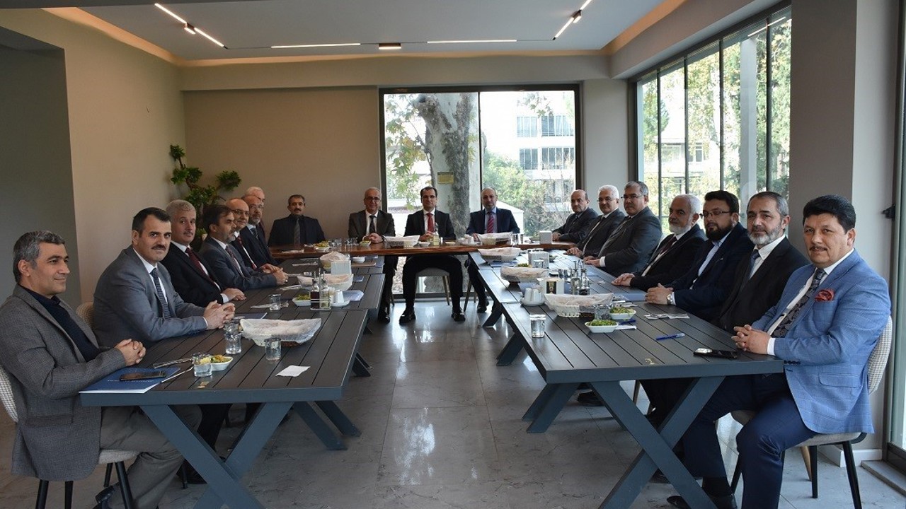 İlçe Müftüleri aylık mutat toplantısı Salihli’de yapıldı
