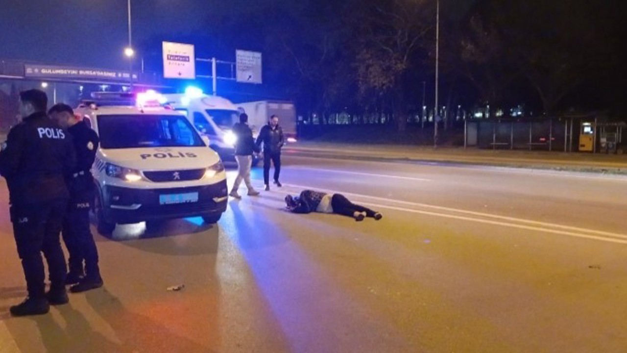 100 metre ilerideki üst geçidi kullanmadı canından oluyordu
