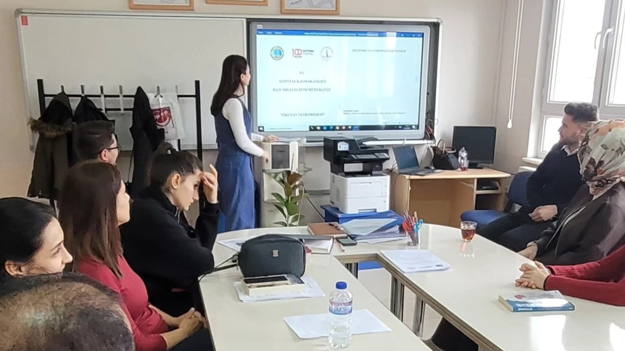 Altıntaş’ta "Okuyan Nesil" projesi tanıtıldı
