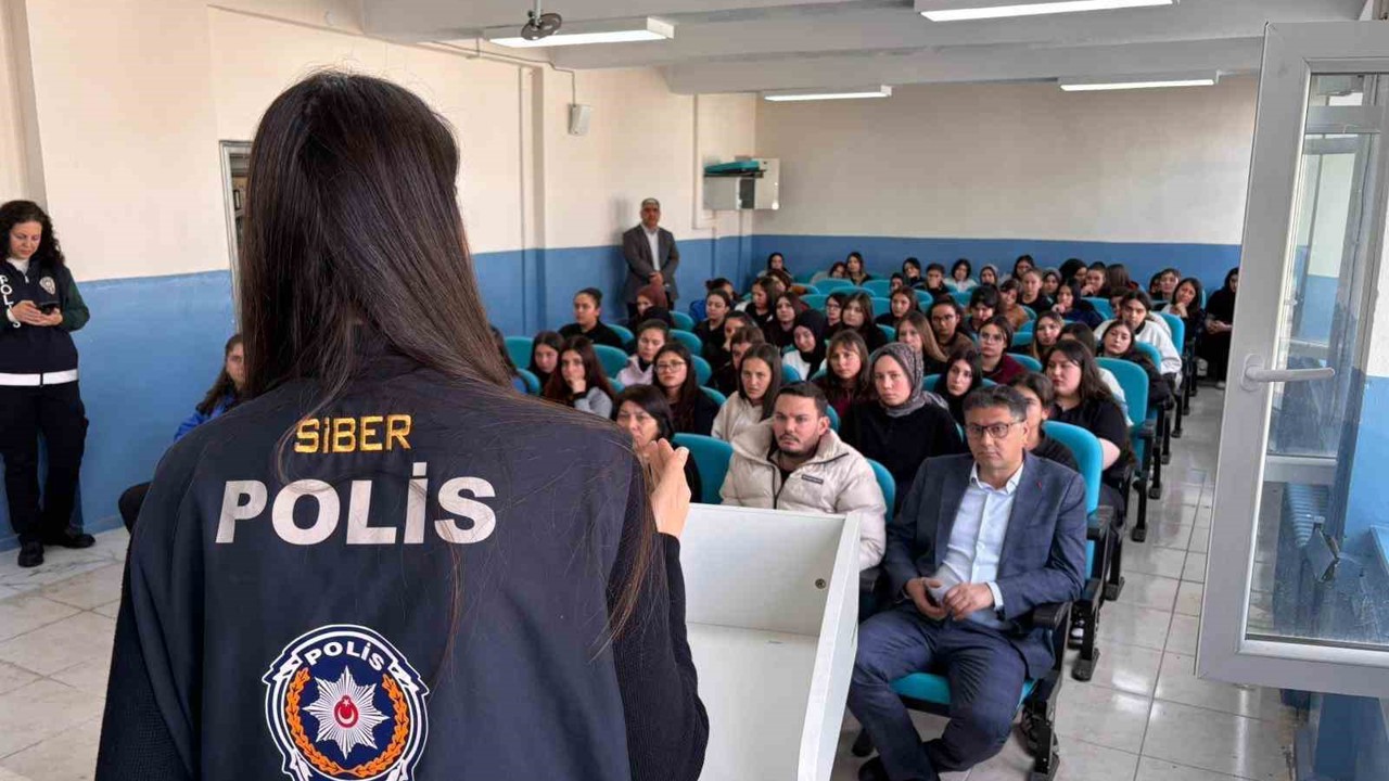 Öğrenci ve öğretmenlere polisten eğitim
