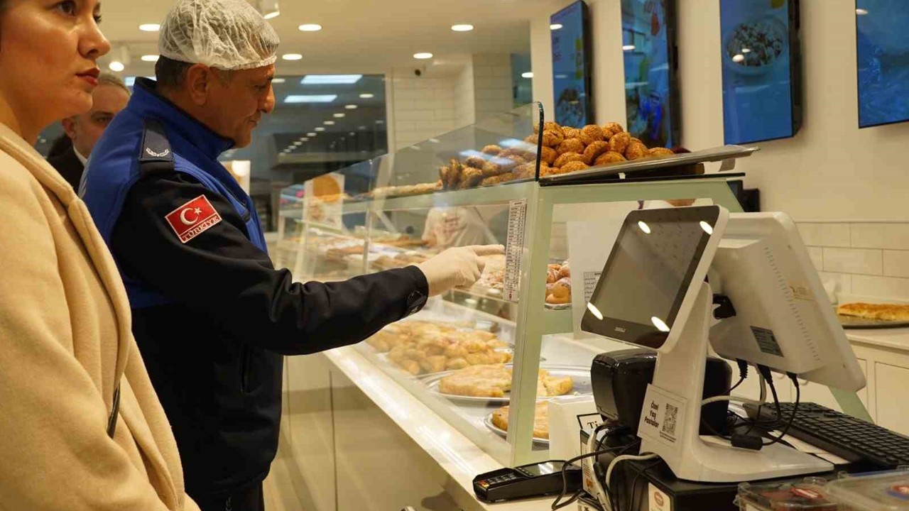 Atakum’da gıda denetimi: Kurallara uymayan işletmelere ceza
