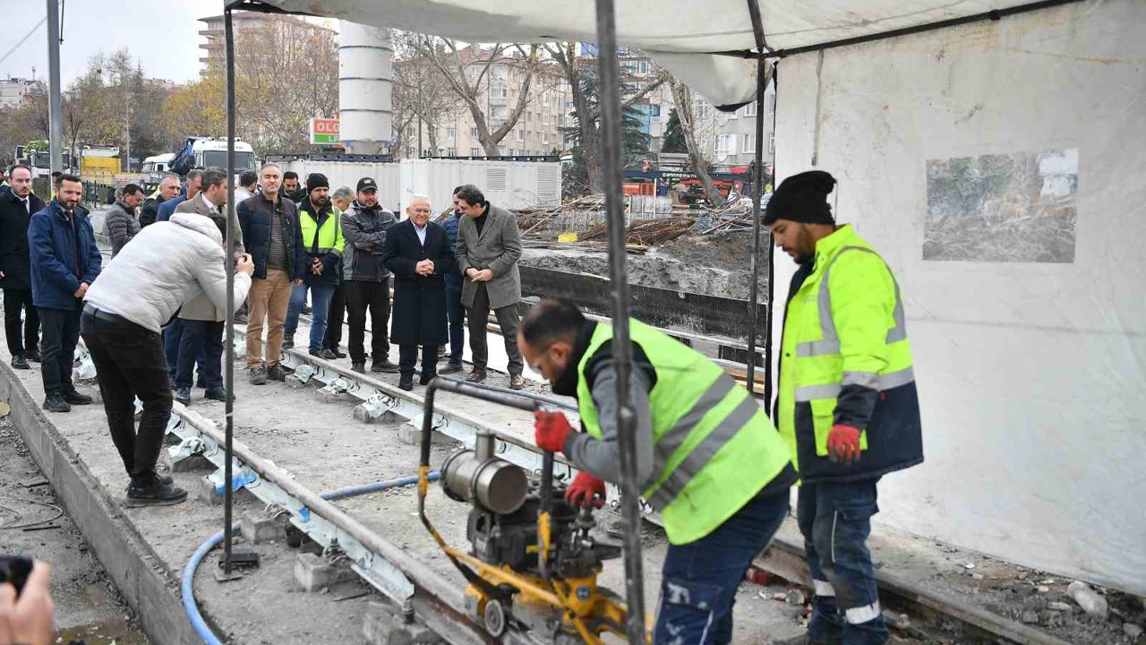 Başkan Büyükkılıç: "Osman Kavuncu - DSİ Kavşağı’nda tramvay hattı hizmete giriyor"
