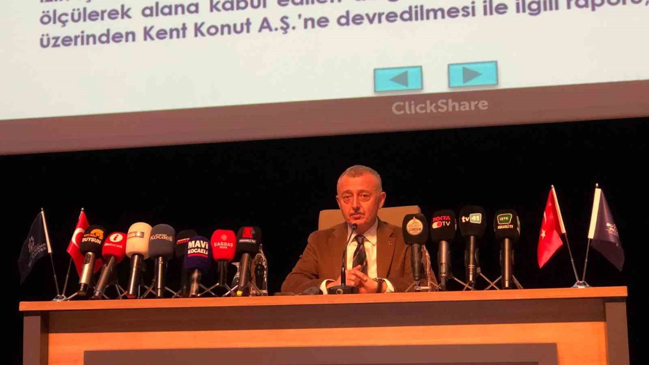 Mecliste gerginlik sürerken CHP’li meclis üyesinin attığı mesaj ortaya çıktı
