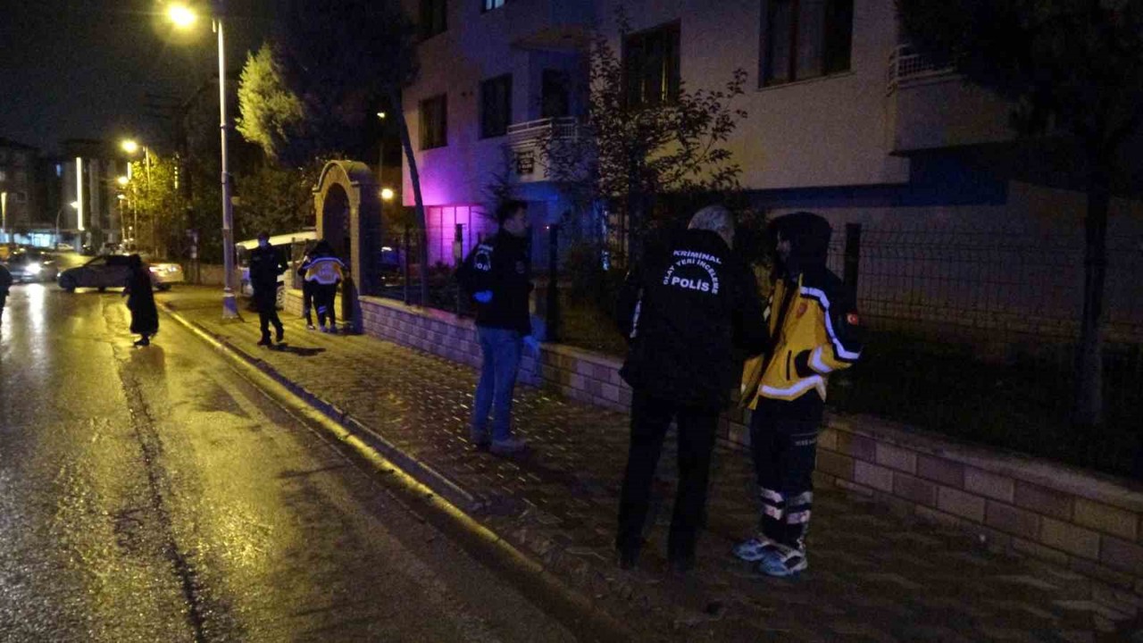 Evden gelen kötü koku acı gerçeği ortaya çıkardı: Yaşlı adam ölü bulundu
