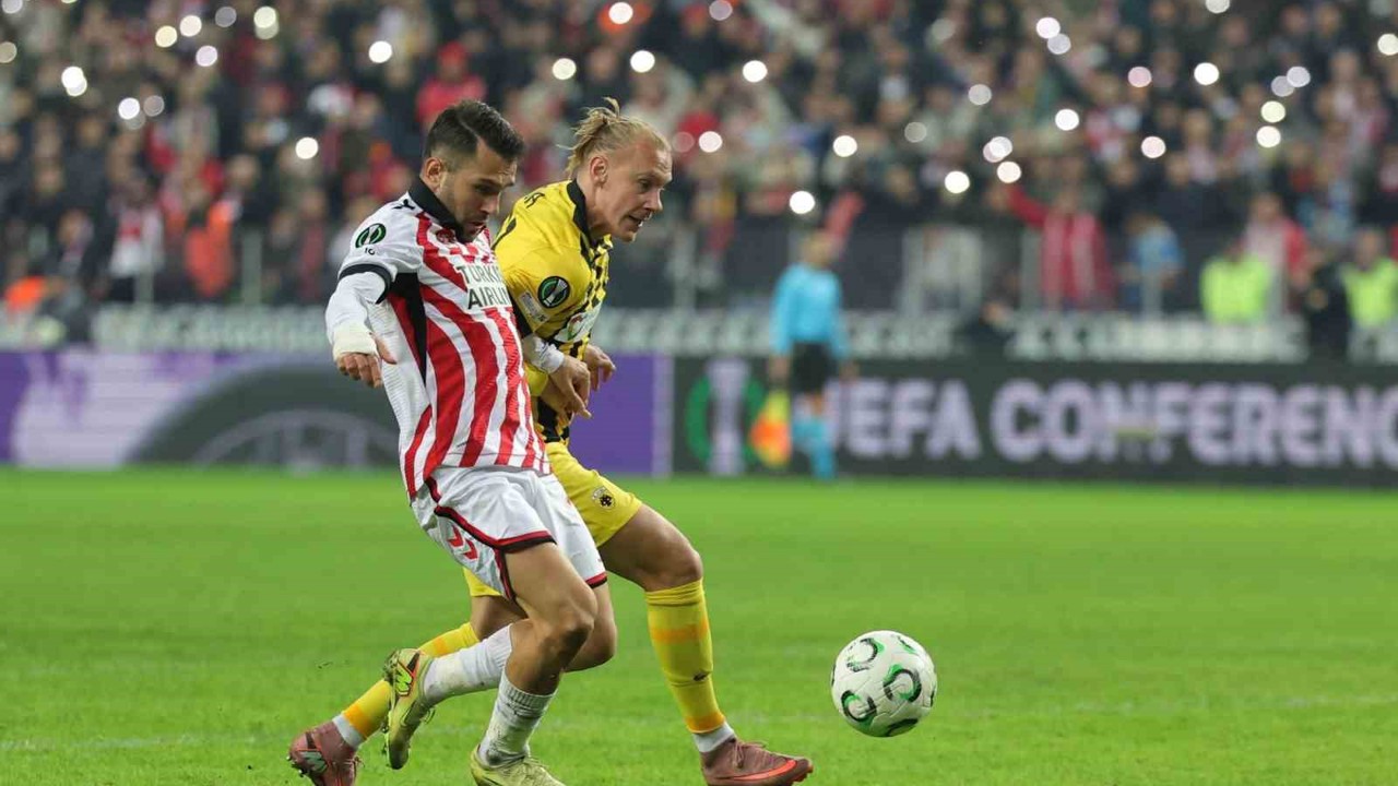 UEFA Konferans Ligi: Samsunspor: 1 - AEK Atina: 2 (Maç sonucu)
