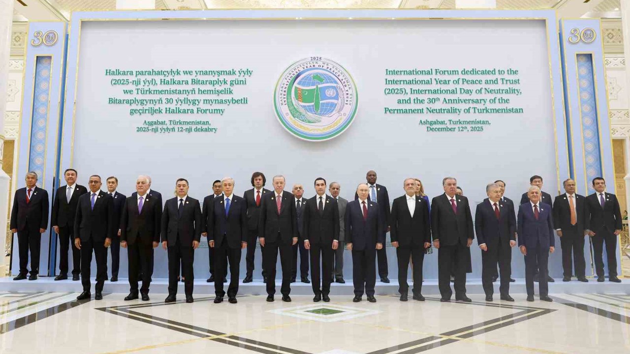 Cumhurbaşkanı Erdoğan, Türkmenistan’da aile fotoğrafı çekimine katıldı
