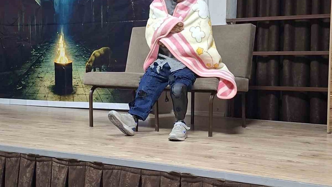 Ayvalıklı engelli oyuncudan "Yalnız Bir Adamın Hikayesi"
