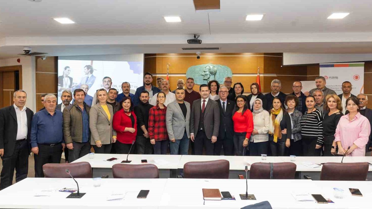 Muhtarlara akademik destek
