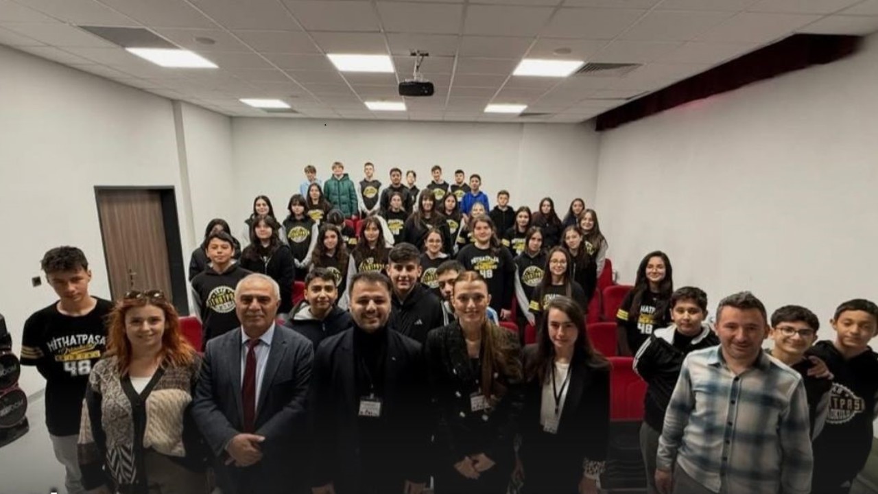 Emirdağ Mithatpaşa Ortaokulunda ‘Bilim Odaklı Buluşma’ projesi
