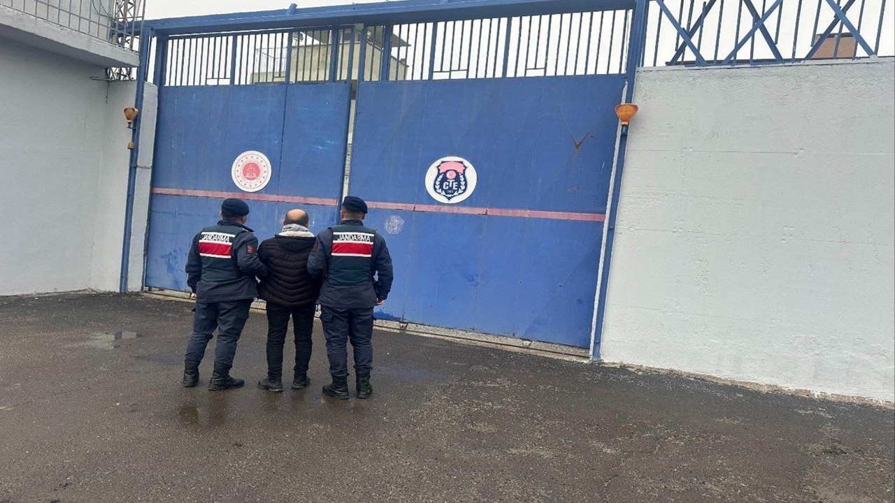 18 yıl kesinleşmiş cezası bulunan firari yakalandı
